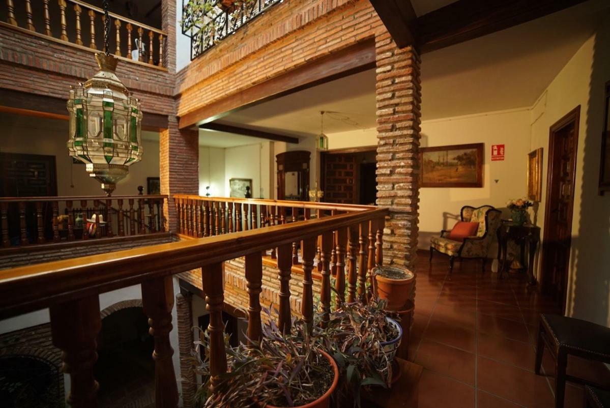 Palacete Magistral Domínguez habitaciones Guadix Exterior foto
